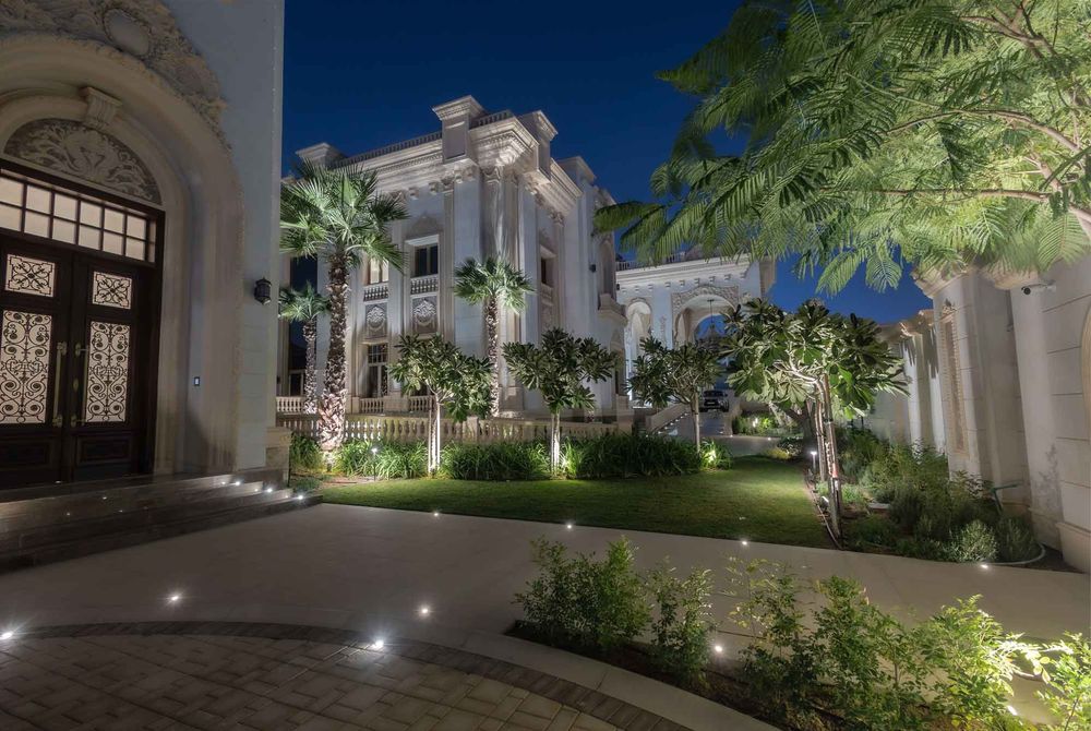 Product Image w-[300px]