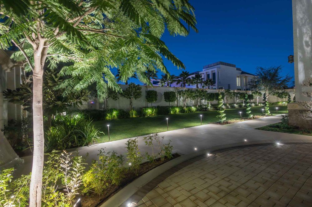 Product Image w-[300px]