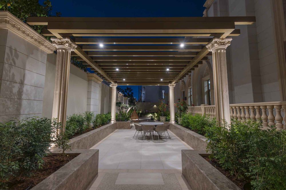 Product Image w-[300px]