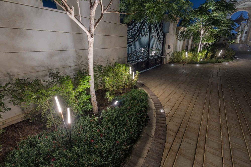 Product Image w-[300px]