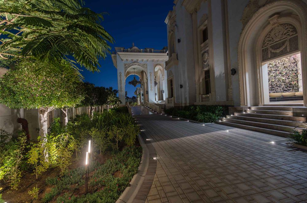 Product Image w-[300px]